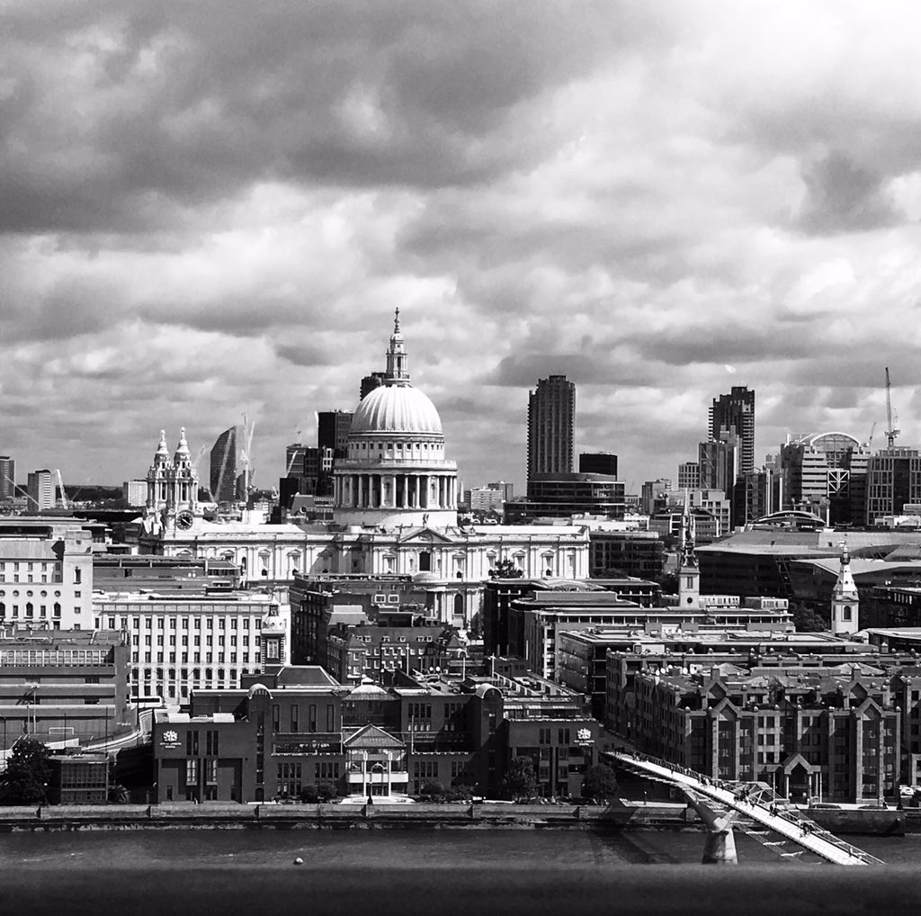 Lucy_Worsley's tweet image. Good morning, London.