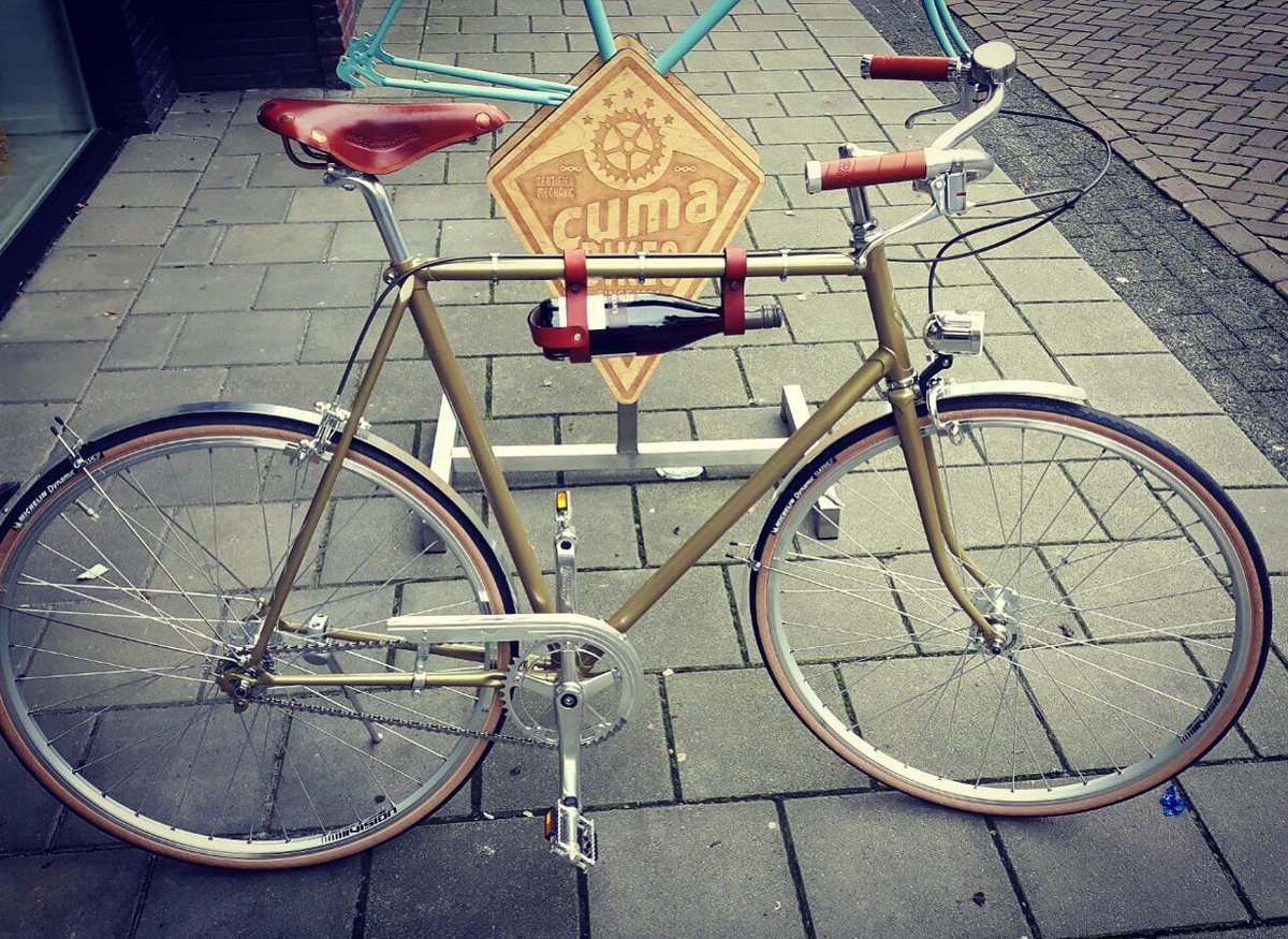 A glass of #wine a day, keeps the doctor away 🍷#oneyearanniversary #cumabikes #store #happy #giveaway