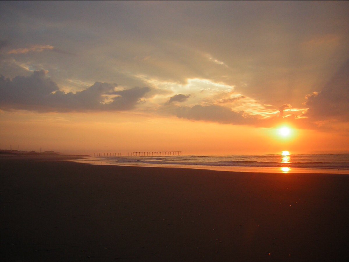 JustinHyppolite's tweet image. #GloriousSaturday #SummerSunrise 
#NewJersey #Beach #ThisIsHome #MyHome