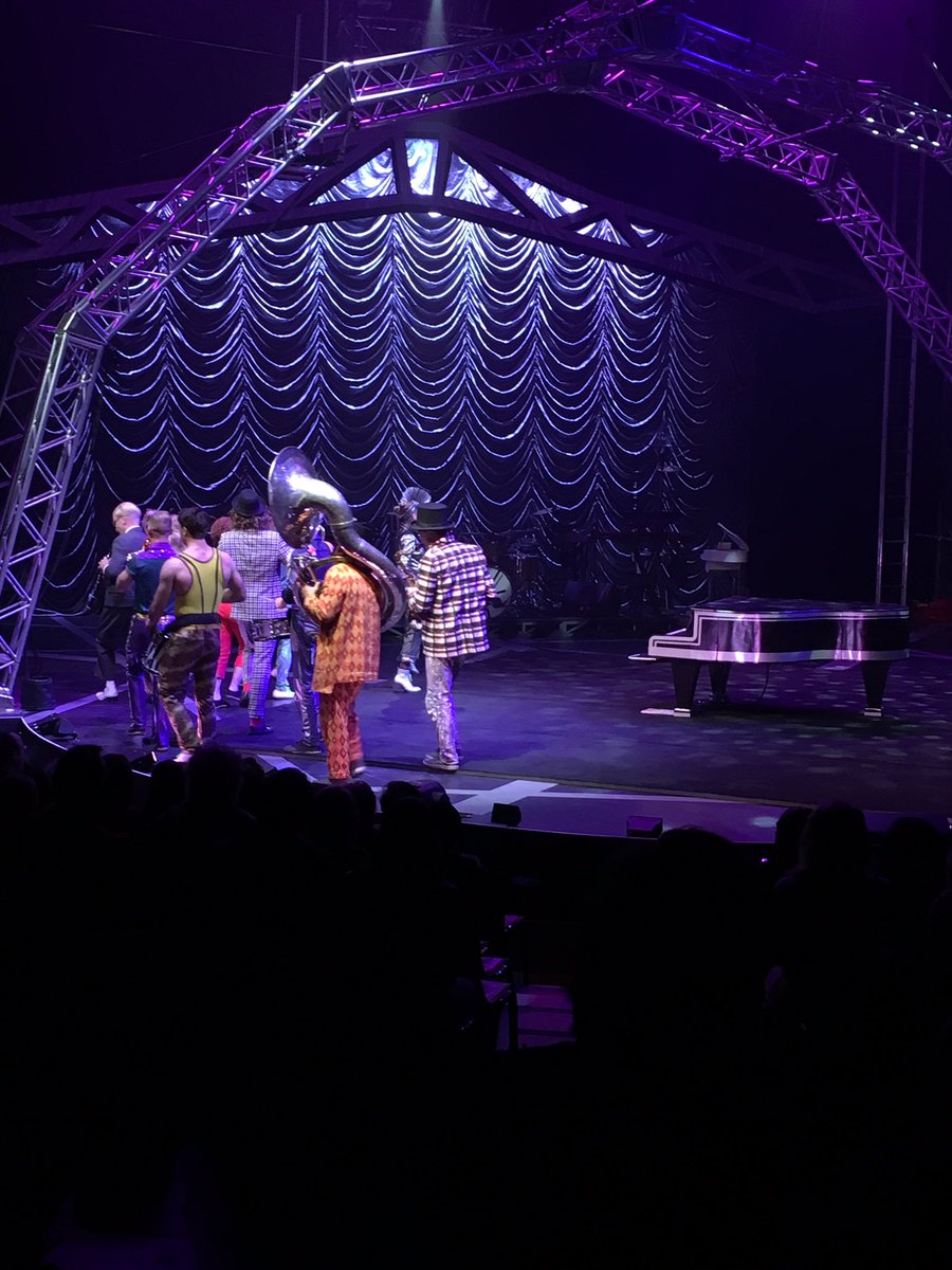 ❣️Lisa N Edwards❣️ (@lisanedwards) on Twitter photo Loving #CircusOz thank you <a href="/ibwine/">Innocent Bystander</a> for the tickets 😘❤️🍷#cheers #bestmoscatointheworld Loving #CircusOz thank you <a href="/ibwine/">Innocent Bystander</a> for the tickets 😘❤️🍷#cheers #bestmoscatointheworld