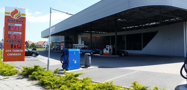 Win luxe autowasbeurten bij Berkman Mburg. Kom naar Internat. halve finales vandaag &amp; vang speciale wedstrijdbal!