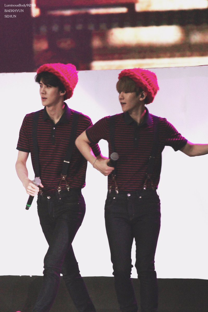 LumiousBody9294's tweet photo. #BAEKHYUN #SEHUN #SEBAEK #HUNBAEK 150719 Beijing 👬👬👬 https://t.co/F3LKtt9OFh