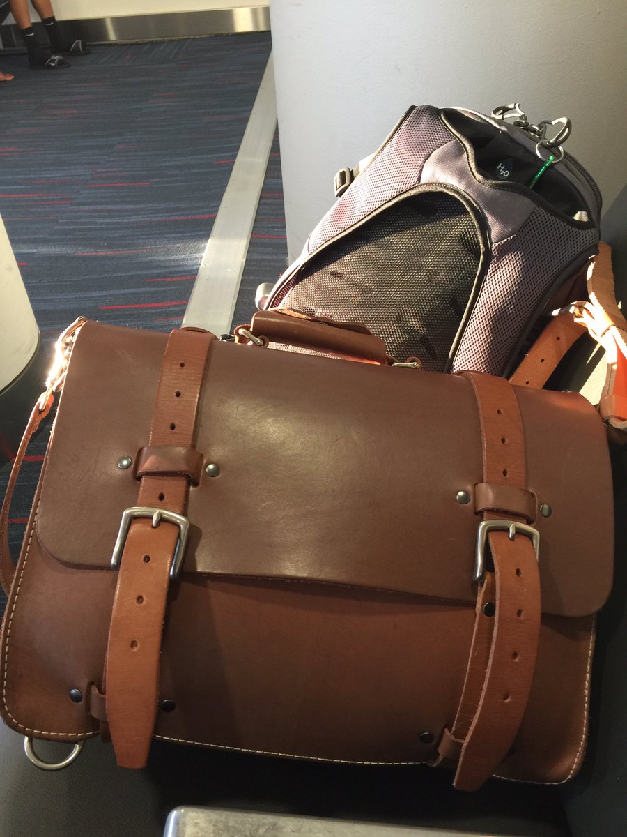rowzar's tweet image. On my way for yet another adventure! Still loving my bag @kendalhyde ! #worldtraveler #motherfatherdeaf #NewOrleans