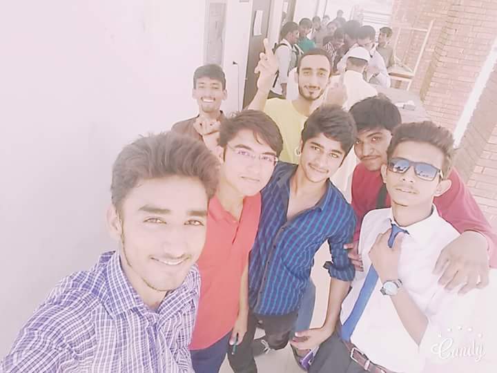 AhmadTooor's tweet photo. #Straightouttauniversity
#Throwback #missinguguys πππππ https://t.co/ARGZxrcyDz
