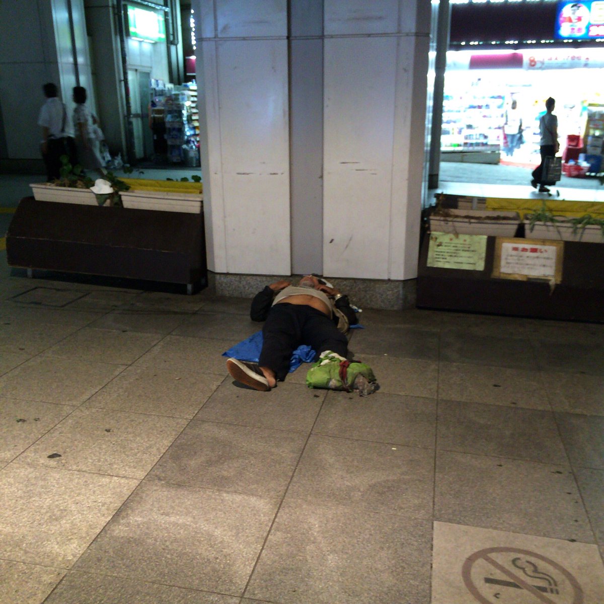 左手壊死ニキ 左手壊死ニキ