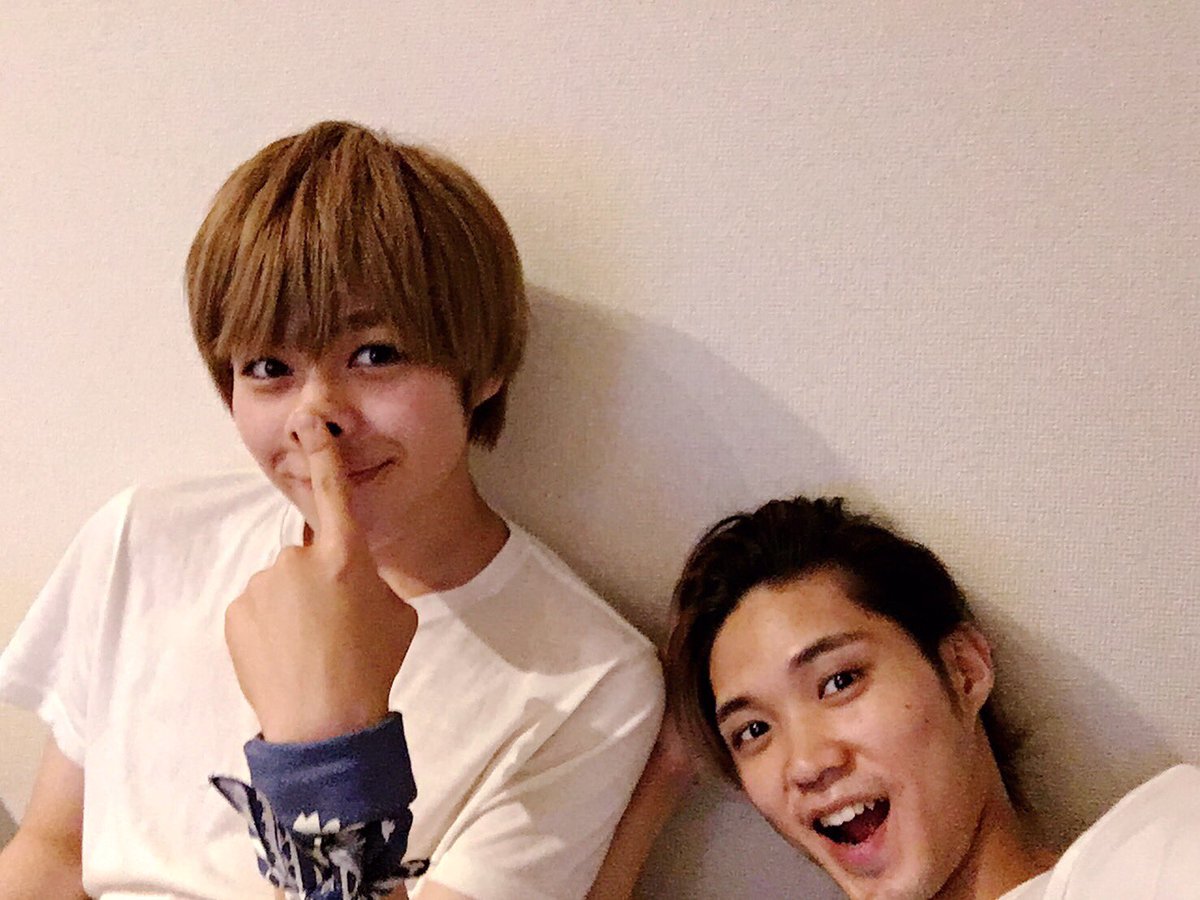 西銘 駿 明日は仮面ライダーゴースト第38話 復活 英雄の魂 です ついに ジャイロ 高岩さん Vsタケルがぶつかります 一年間一緒にやって来て 戦うというのは複雑な想いと 感謝の気持ちで戦わせて頂きました 写真はアラン様と 西銘 駿 明日は仮面ライダーゴースト第38話 復活 英雄の魂 です ついに ジャイロ 高岩さん Vsタケルがぶつかります 一年間一緒にやって来て 戦うというのは複雑な想いと 感謝の気持ちで戦わせて頂きました 写真はアラン様と