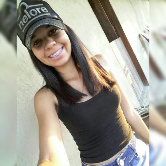 LayanneWs's tweet image. " Enquanto houver razões eu não vou desistir. " ☝👑