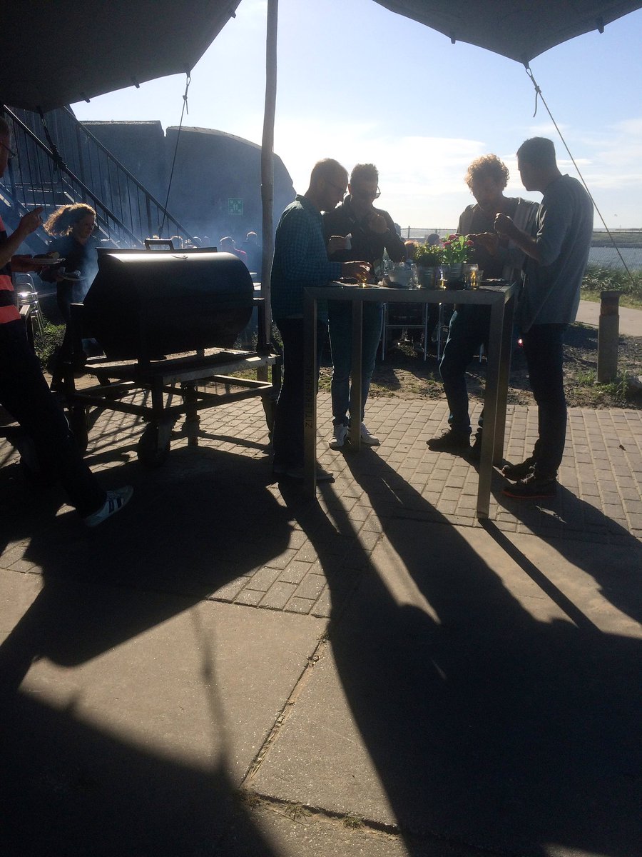 forteiland's tweet image. Lekker borrelen en eten na teambuilding met véél interactie #samenwinnen #zon @pbnteam en #tripleIT