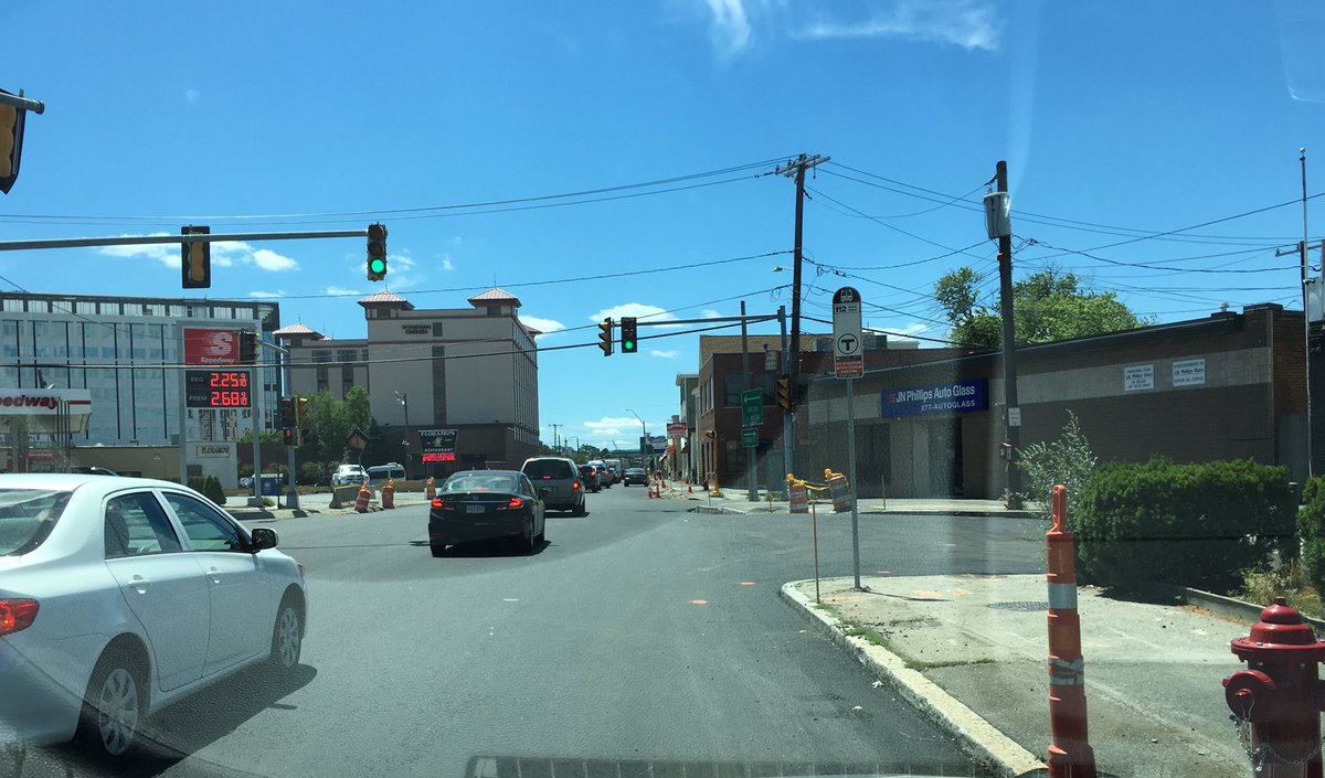 El_Taino_Hincho's tweet photo. Thats a first lmao RT @ChelseaScanner: Never thought I'd see the day....#EverettAve. has been paved #ChelseaMA https://t.co/vInynnbHwA