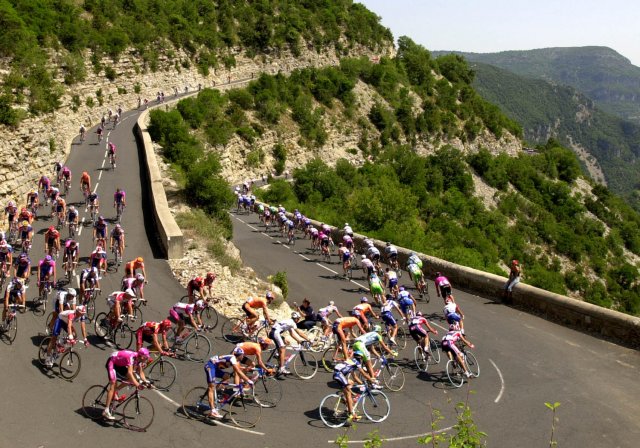 WildRose_Sports's tweet photo. Tour de France begins today -- will you be following along from home? https://t.co/wmv9w5b7Yy