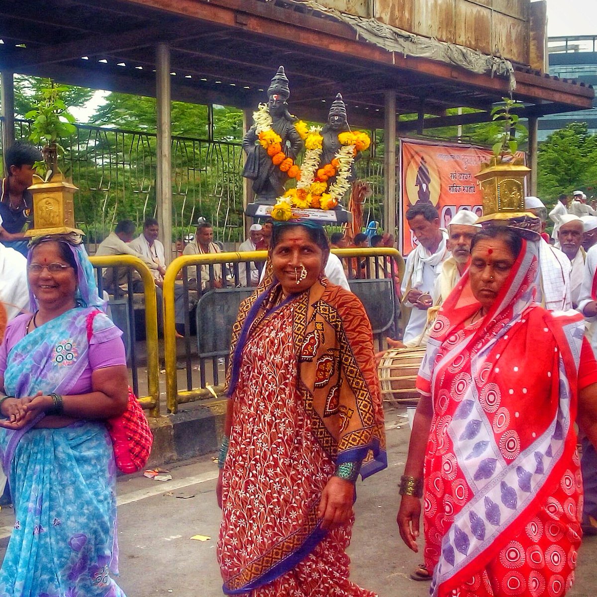 ashinde72's tweet photo. #माऊली
#Colourfool
#Vaari
#happiness
#72photography
@jaiharivitthal https://t.co/01Yw15B26A