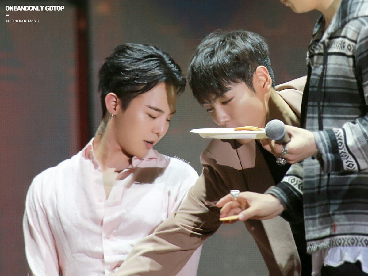 tttop__'s tweet photo. IS THIS ππ SHOW #ORAMITHEONLYONE https://t.co/5ZUFnC24Ma