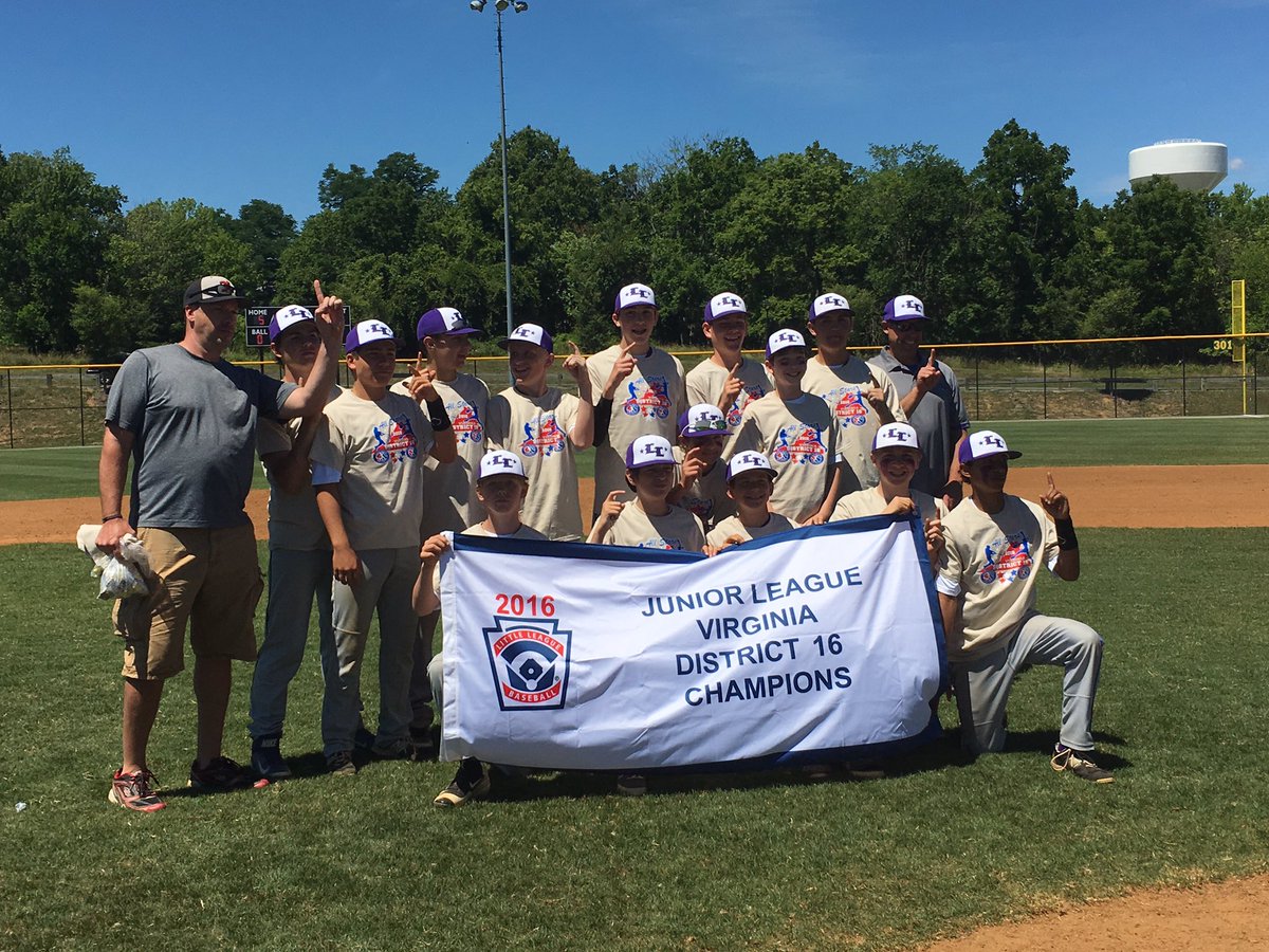 EMarieParker_'s tweet photo. Congrats to the LLLL Juniors!!! #champs #states @vadist16 https://t.co/w7lbDVSnCL