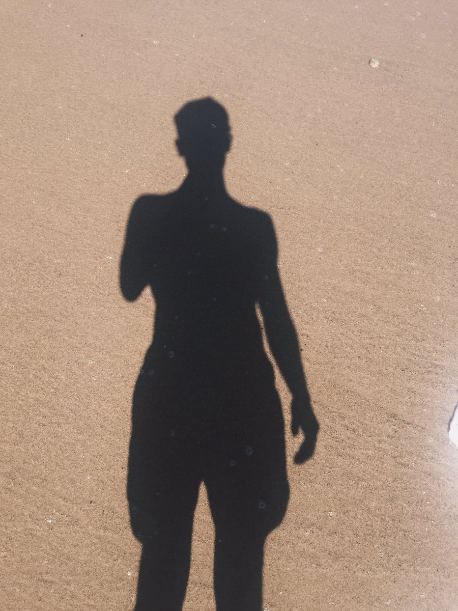 connorfranta's tweet image. last night i dreamt about going to the beach with friends. thats it, nothing more. how lovely?