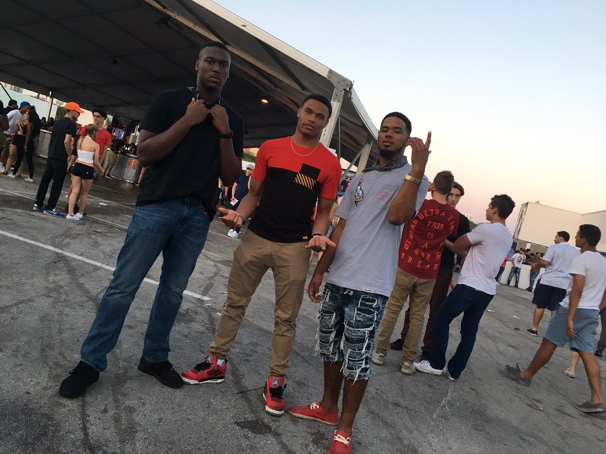 RespectD_'s tweet photo. Look what I done found ha #flashback #freekodak #freejcash @RollingLoud https://t.co/bgfSWN97pe