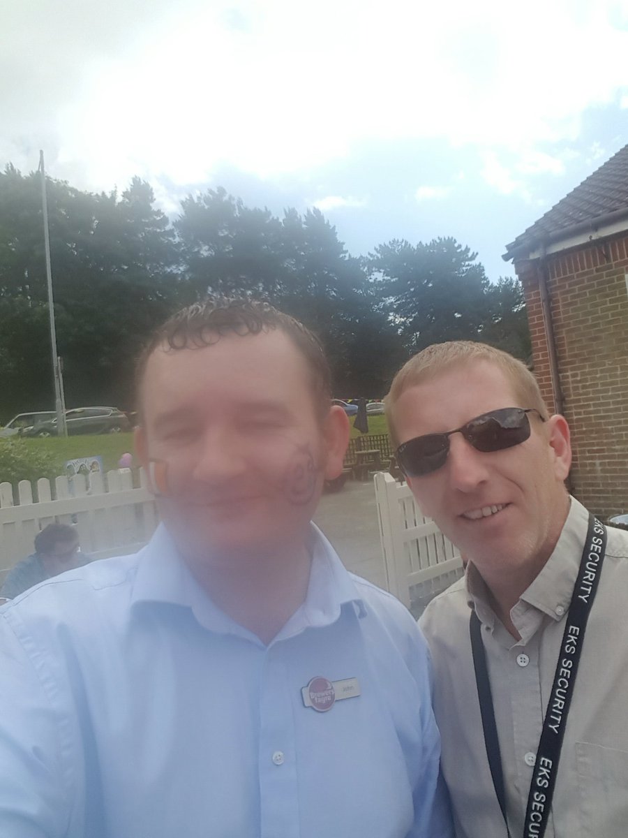 jkdes77's tweet photo. Keith Tilbury  organisied GOSH  prizes from company's like sainsburys Windmill brewers fayre  just donated £130 👍 https://t.co/OBP5ZiF0gT