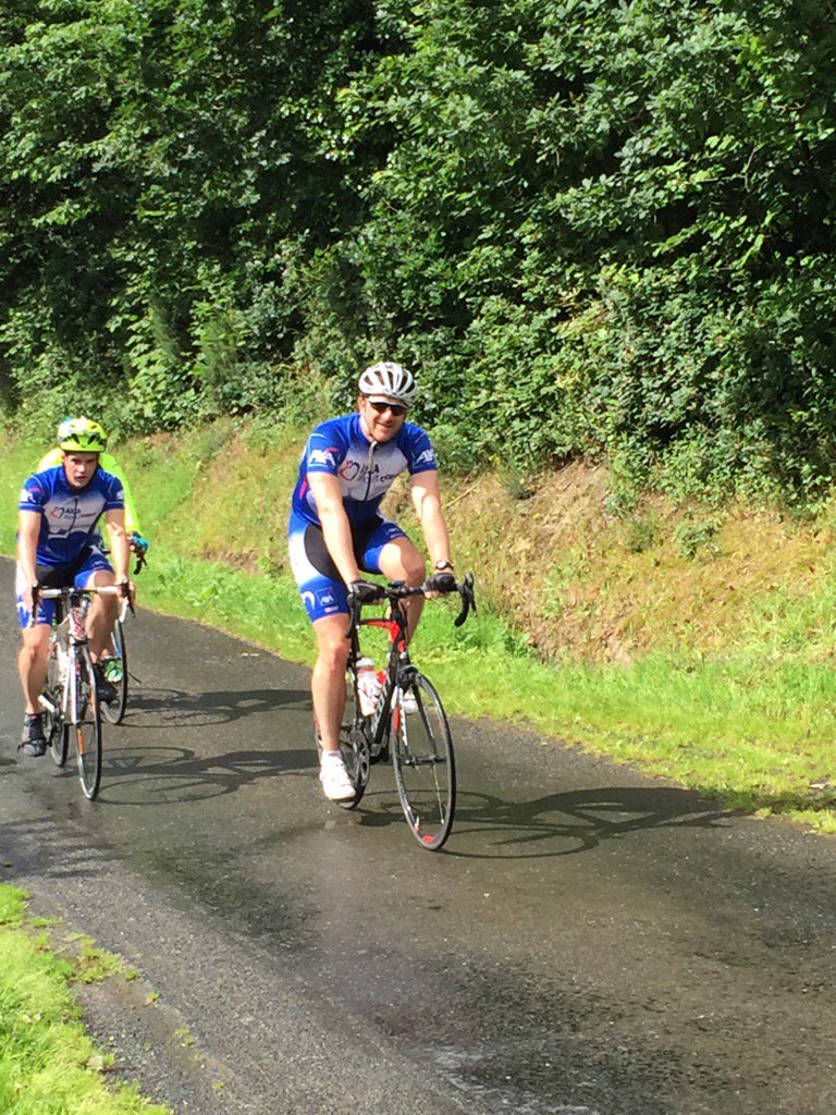 .<a href="/cedricmatho/">cedric mathorel</a> sur les routes de la region Ouest 🚴🏿#engagement <a href="/AXAFrance/">AXA France</a> #bikecoeur #AXAAtoutCoeur