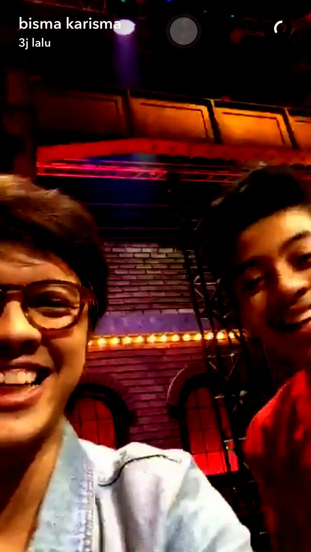 RTHJember_'s tweet image. Terimakasih Smashblast &amp;amp; Bismaniacs yg udh ntn aksi pecicilan nya @bismakarisma di @netclbi =) #BISMAinNETclbi