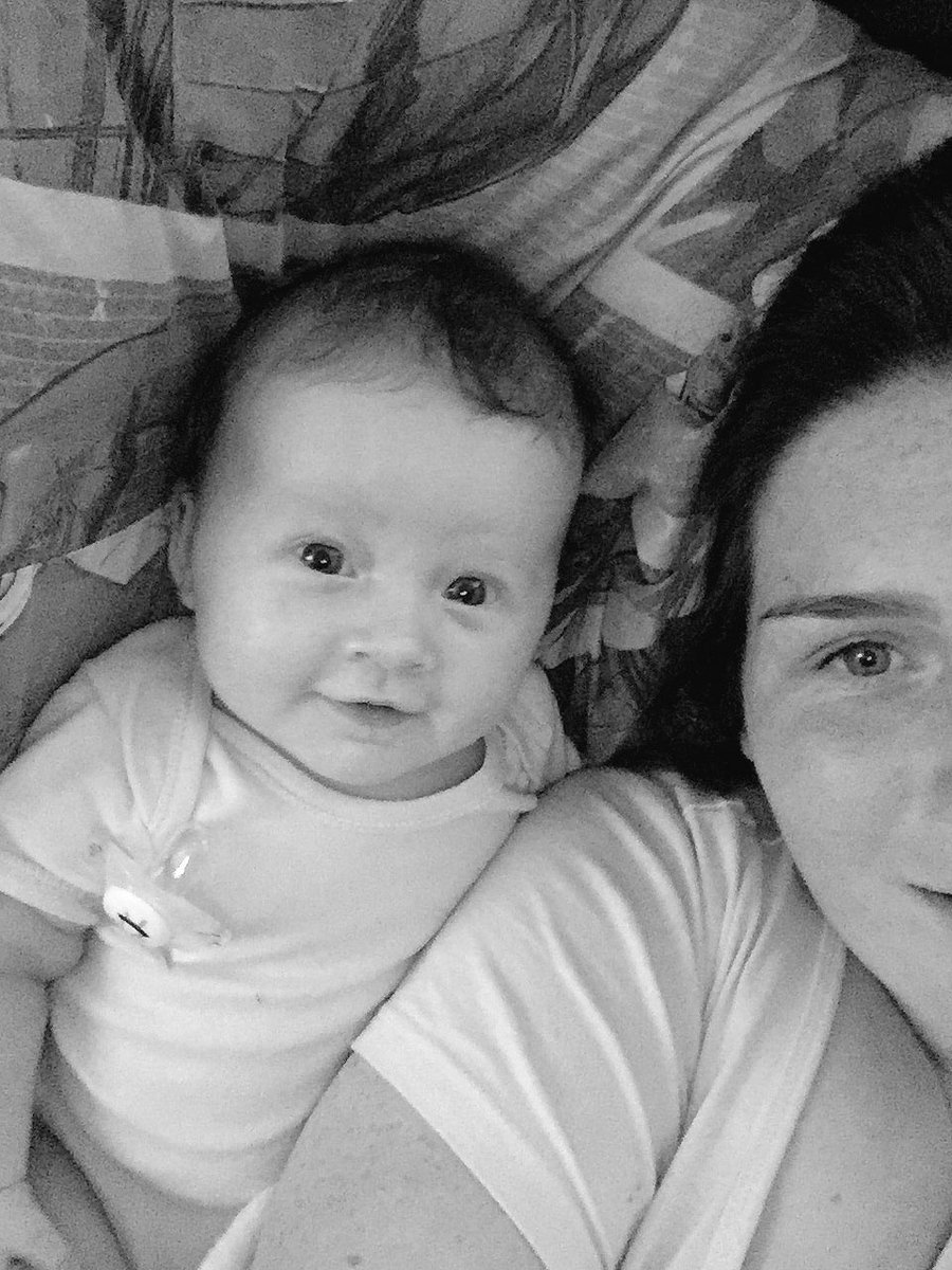 Quite Saturday afternoon with my baby😍