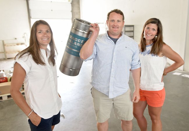 <a href="/RaggedIsland/">RaggedIsland Brewing</a> Brewery coming to #PortsmouthRI. newportri.com/features/eat_d…