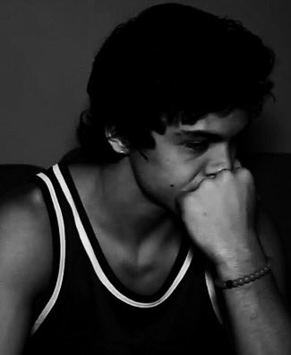 neatdolan's tweet photo. Imagine; Breakup
"I still love you (y/n), but i see you found someone new &amp; i guess you're happy now." https://t.co/aiR4bgKPaM