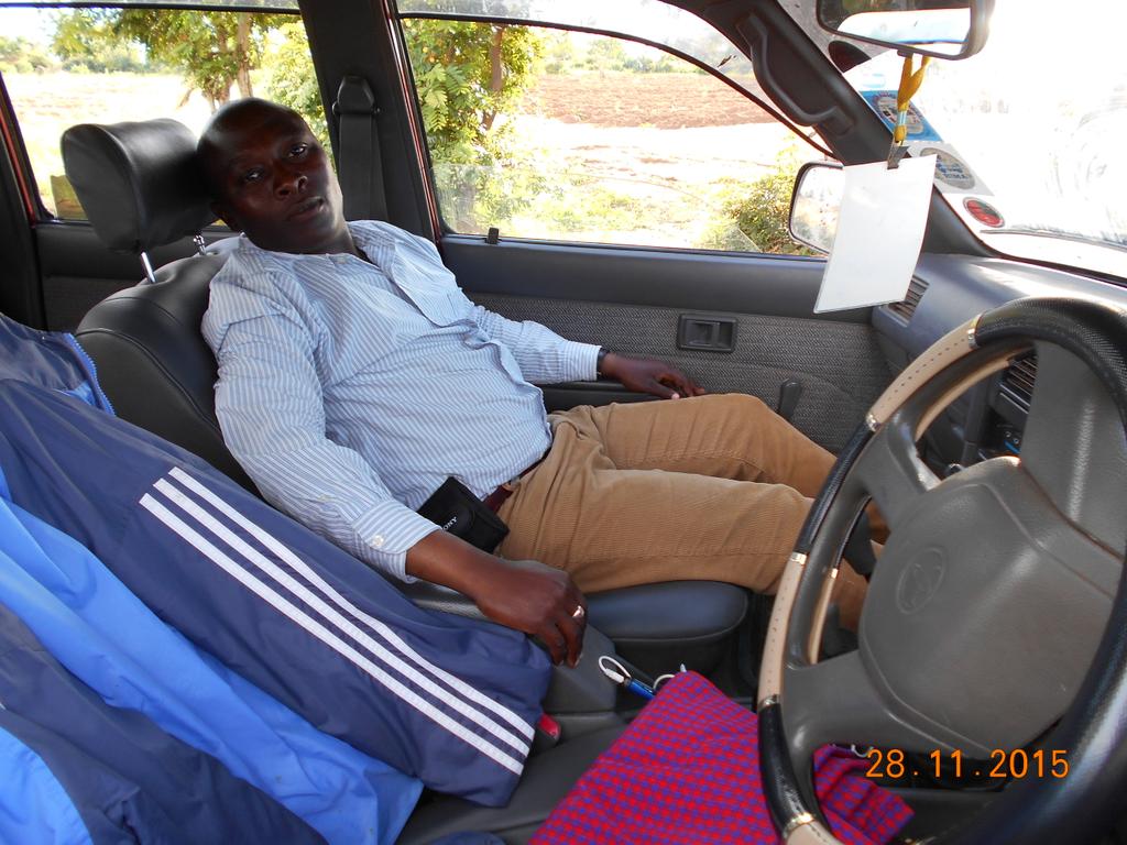 EMallab's tweet photo. Mh engineer MALLABA mgombea akiwa ndani ya gali lake https://t.co/oJwxUQSVW9