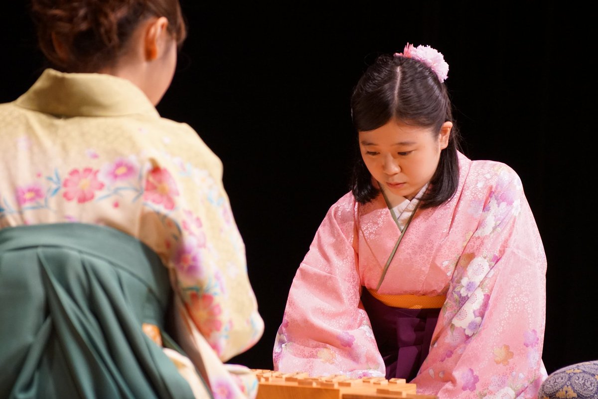 直江雨続 בטוויטר 早指し対局中の北村桂香女流初段です 普段はぷにかわいい桂香ちゃんですが 対局中はご覧のような真剣かわいい姿です