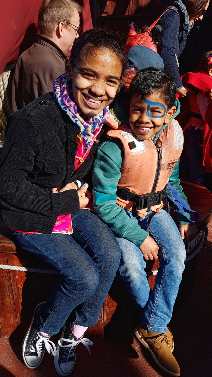 rogersedres's tweet photo. Thank you @esayacoob and #YacoobYachts. Our family had an awesome time on the #JollyRoger today. @SReen22 https://t.co/ryee1r787D