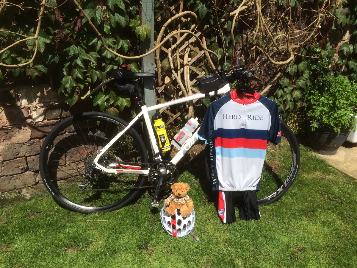 SiWHi's tweet photo. All ready for tonight's  @HelpforHeroes #DawnRaid16 from @PHDockyard to @I_W_M @therealginsters for breakfast! https://t.co/U1apLRbOLv
