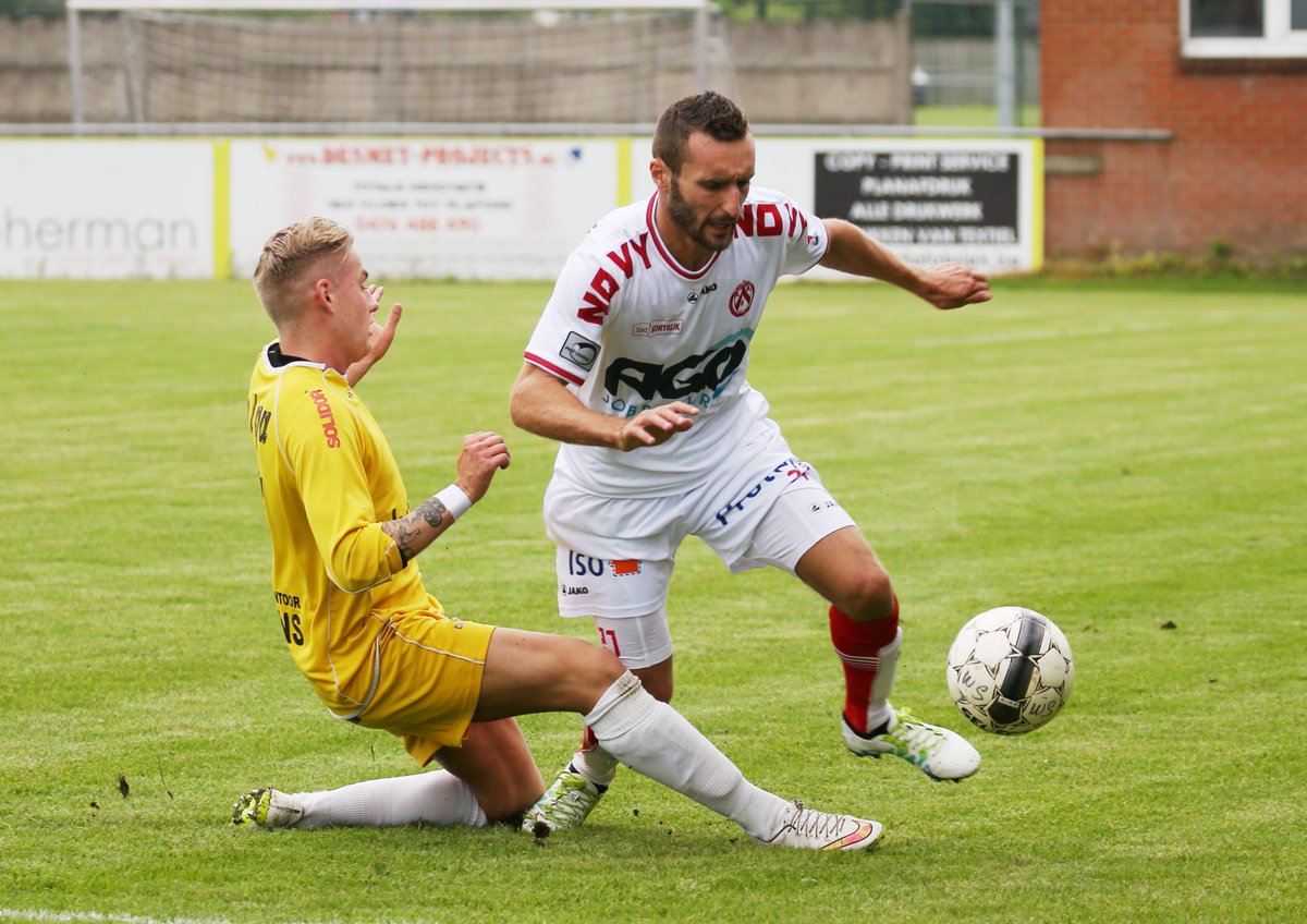 kvkofficieel's tweet photo. Tomislav Kis aan het kanon voor @kvkofficieel in oefenpot tegen @kwsclauwe. #COYR https://t.co/8xB1yznJ2r https://t.co/LsbgPzKYav