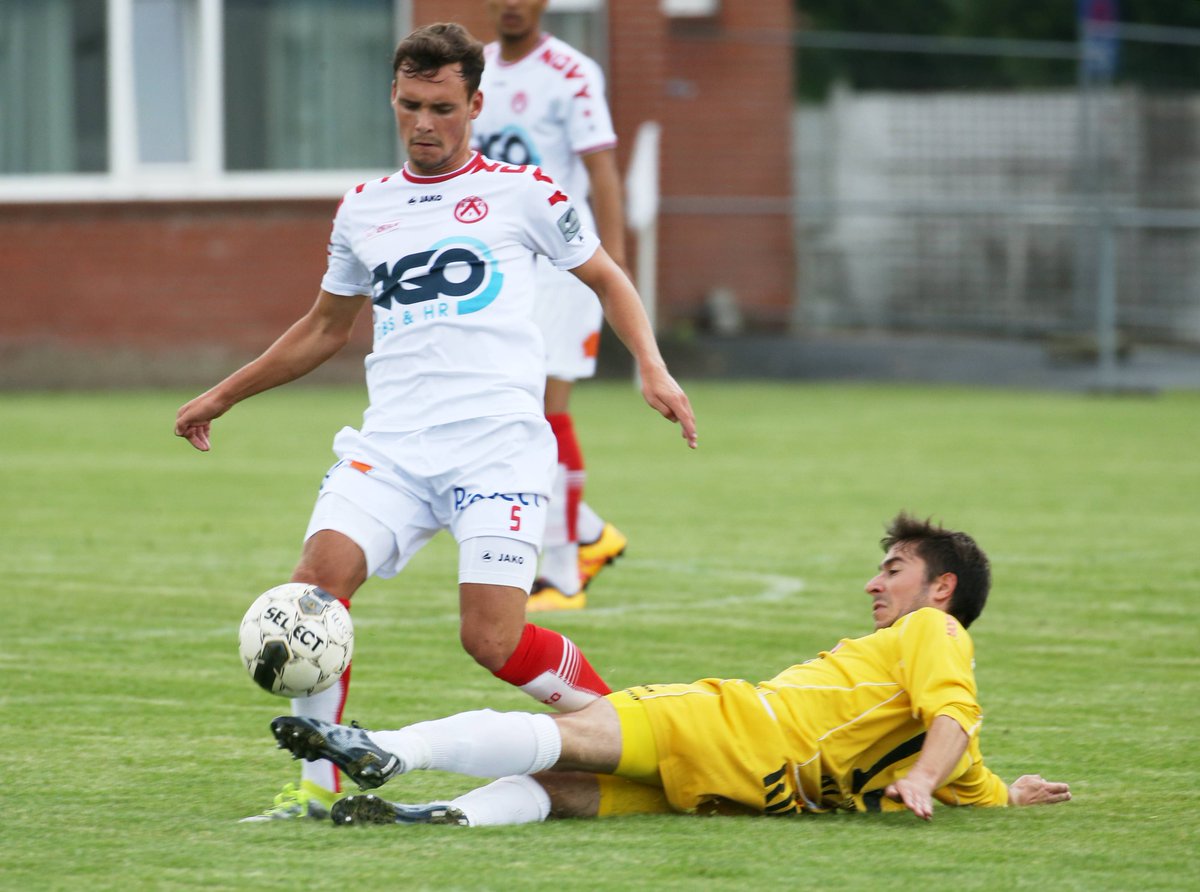 kvkofficieel's tweet photo. Tomislav Kis aan het kanon voor @kvkofficieel in oefenpot tegen @kwsclauwe. #COYR https://t.co/8xB1yznJ2r https://t.co/LsbgPzKYav