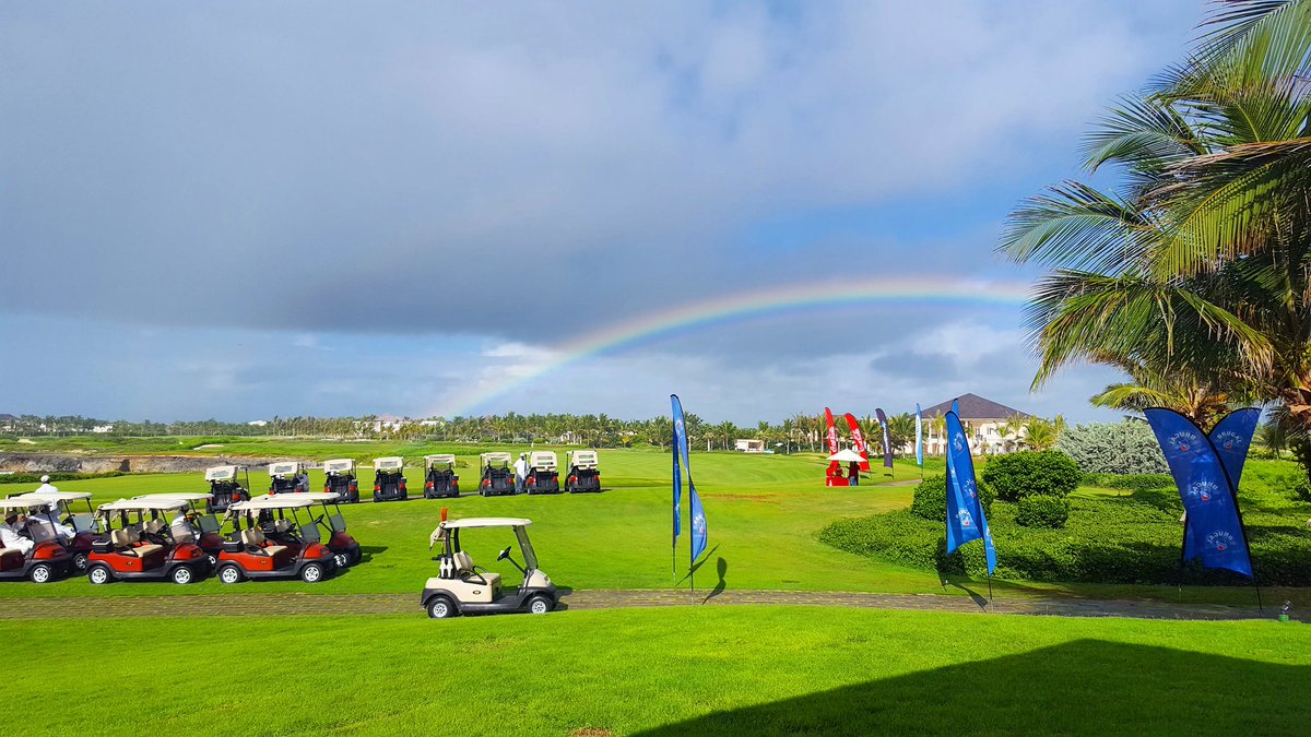 PUNTACANARESORT's tweet photo. 🌈Starting off on the right foot!⛳🏌Golf Friendly Game #OwnersWeekend2016. #puntacanaresort #golf #golfatpuntacana https://t.co/1MwIOr1XmJ