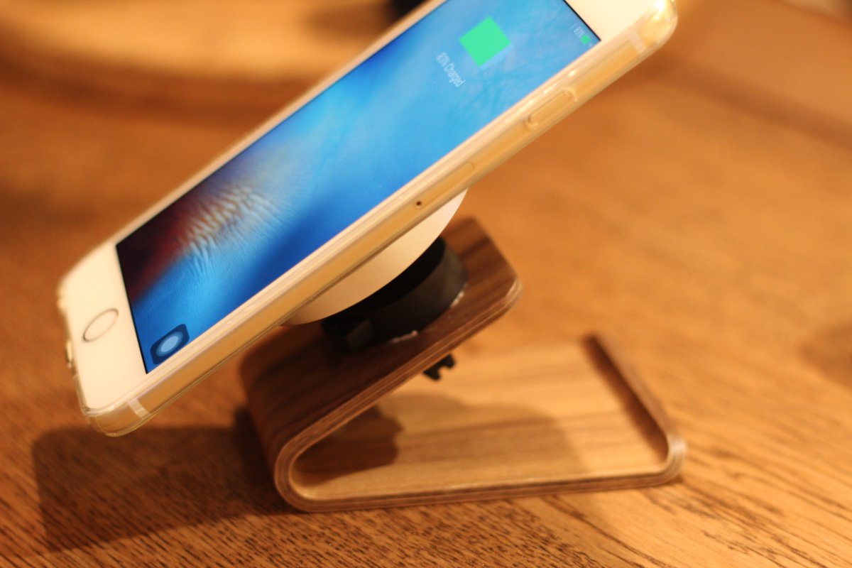 Put2Go's tweet image. Who wouldn&apos;t want an elegant and satisfying phone dock like #Put2Go?