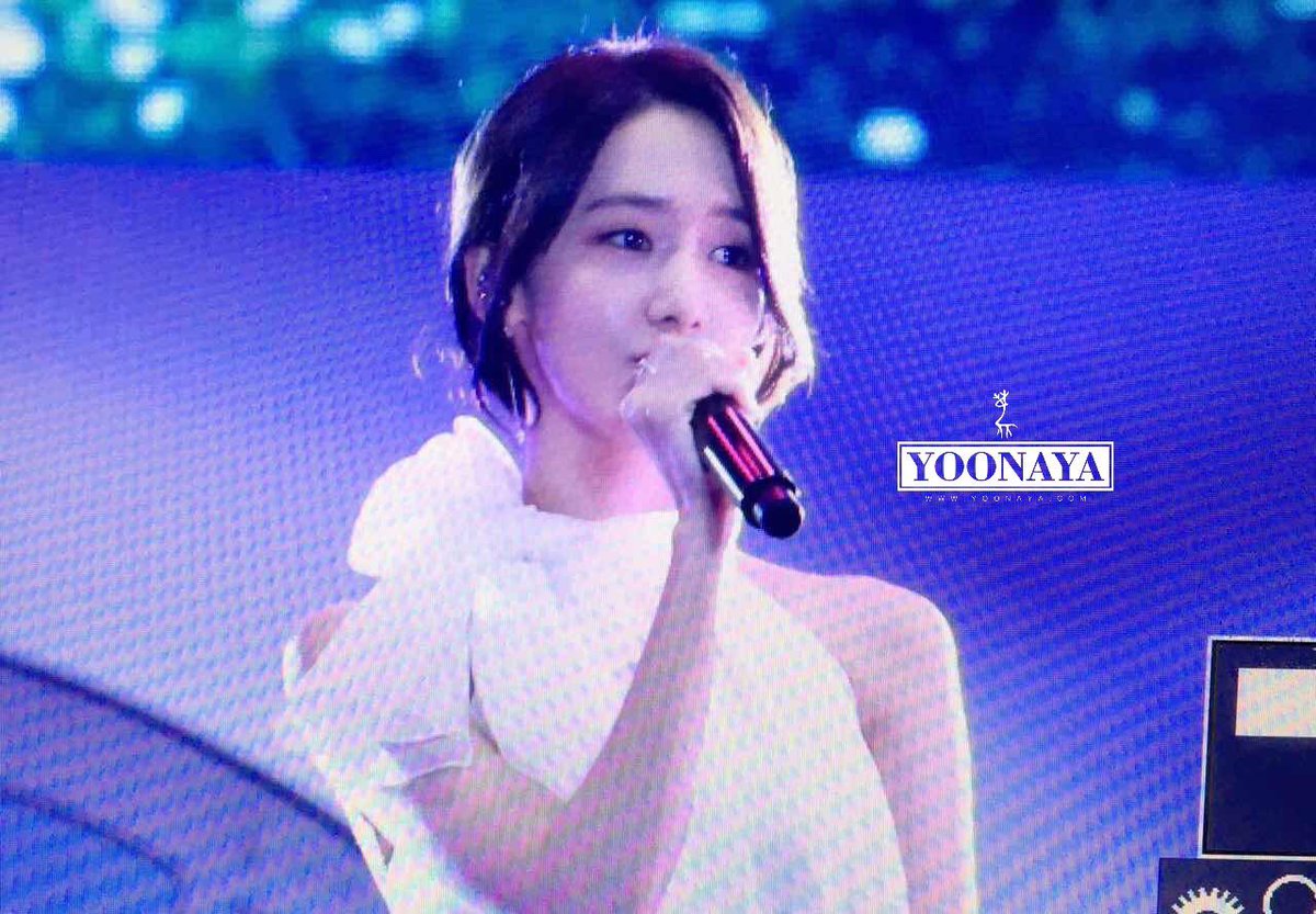 [PIC][01-07-2016]YoonA khởi hành đi Quảng Châu - Trung Quốc để tham dự "2016 YoonA 1st Fanmeet - BLOSSOM in Guangzhou" vào chiều nay CmXSzYpVMAAGE52