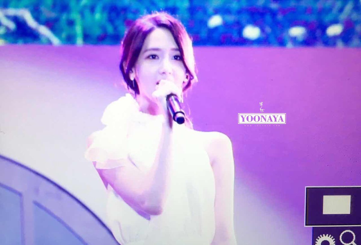 [PIC][01-07-2016]YoonA khởi hành đi Quảng Châu - Trung Quốc để tham dự "2016 YoonA 1st Fanmeet - BLOSSOM in Guangzhou" vào chiều nay CmXSzYrVMAEAQLt