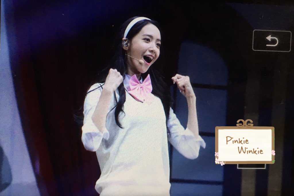 [PIC][01-07-2016]YoonA khởi hành đi Quảng Châu - Trung Quốc để tham dự "2016 YoonA 1st Fanmeet - BLOSSOM in Guangzhou" vào chiều nay CmXU4KHUcAIR8aH