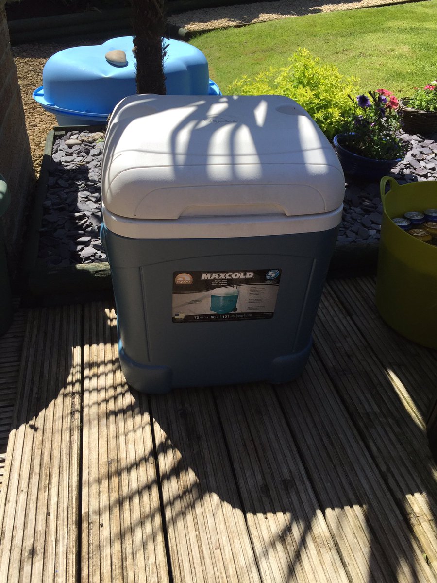 JoeWeston14's tweet image. @MaxCold2 good to see you again buddy 🍻🍻 #onlyonemaxcold