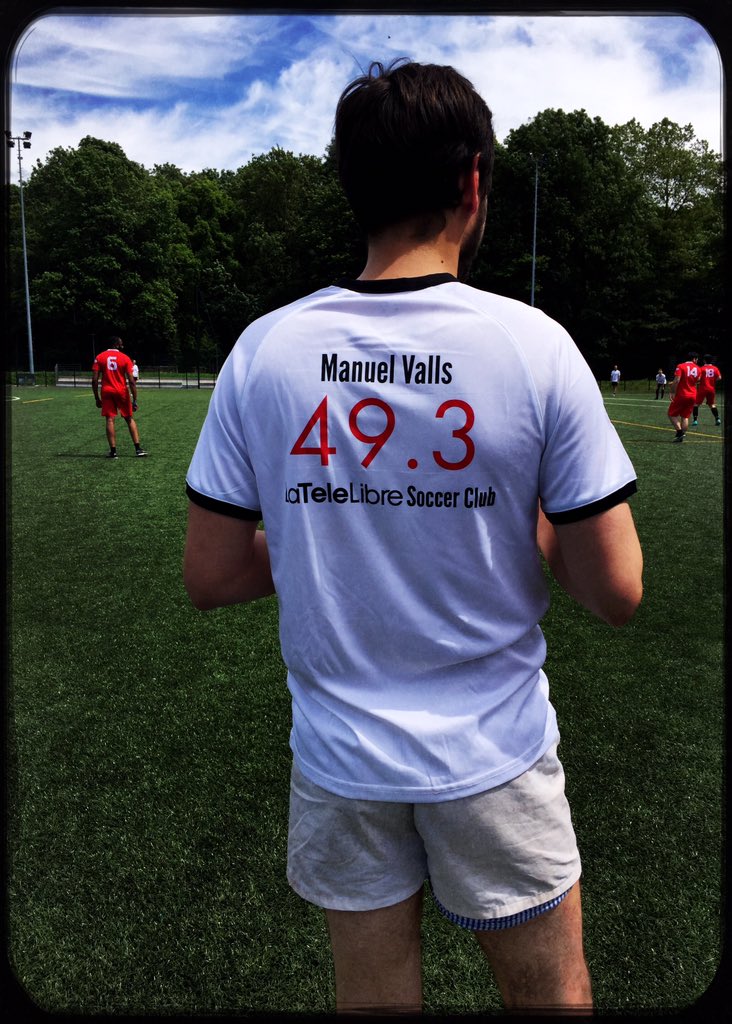 nathalieleruch's tweet photo. @manuelvalls Bravo pour vos performances du jour ⚽️ et merci @MickaMule qui vous a bien aidé #MediasCup https://t.co/qOOyG5ajP5