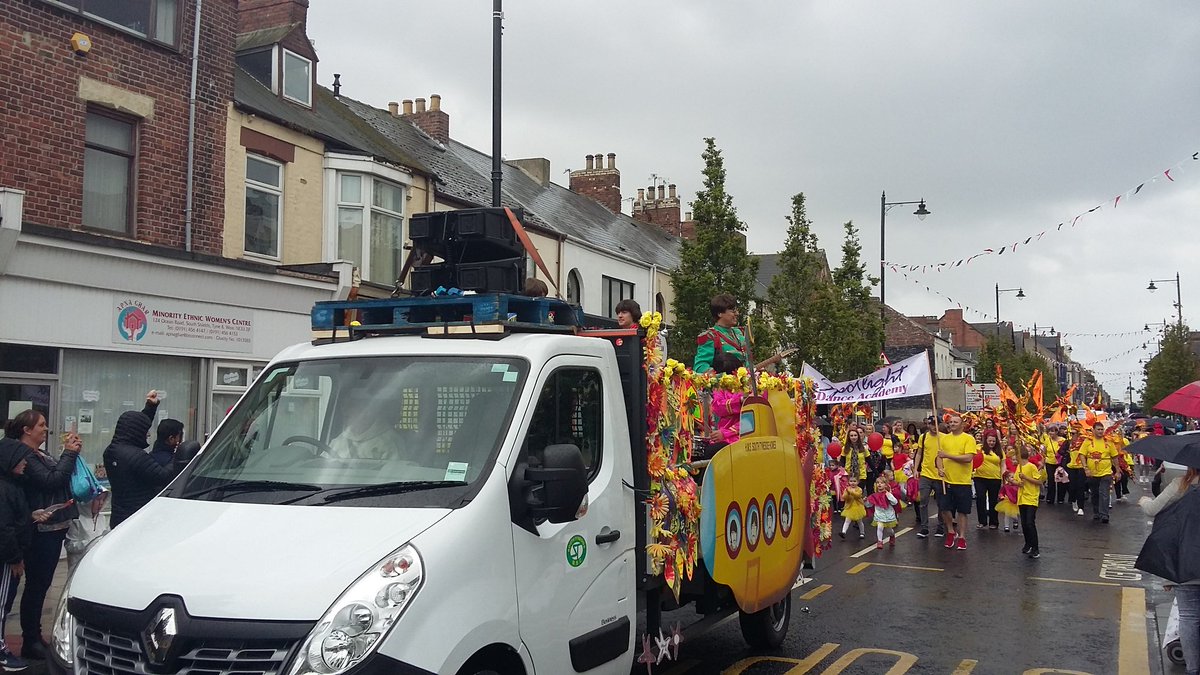 dknewtona077's tweet photo. Great parade in South Shields today ! #southshields @EmmaLewellBuck @iainmalcolmuk https://t.co/p7YcxSQvOl