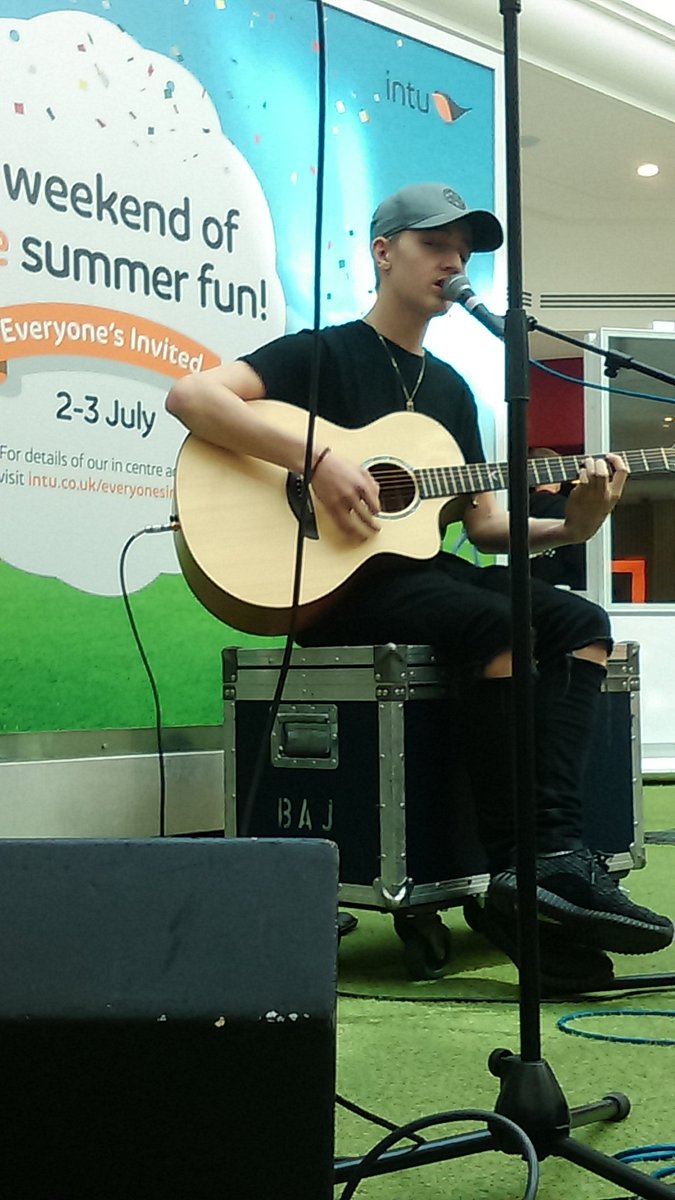 shaunnaaa_x's tweet photo. Good seeing you againnn xx @baileymac02 https://t.co/rFT8V8nuYj
