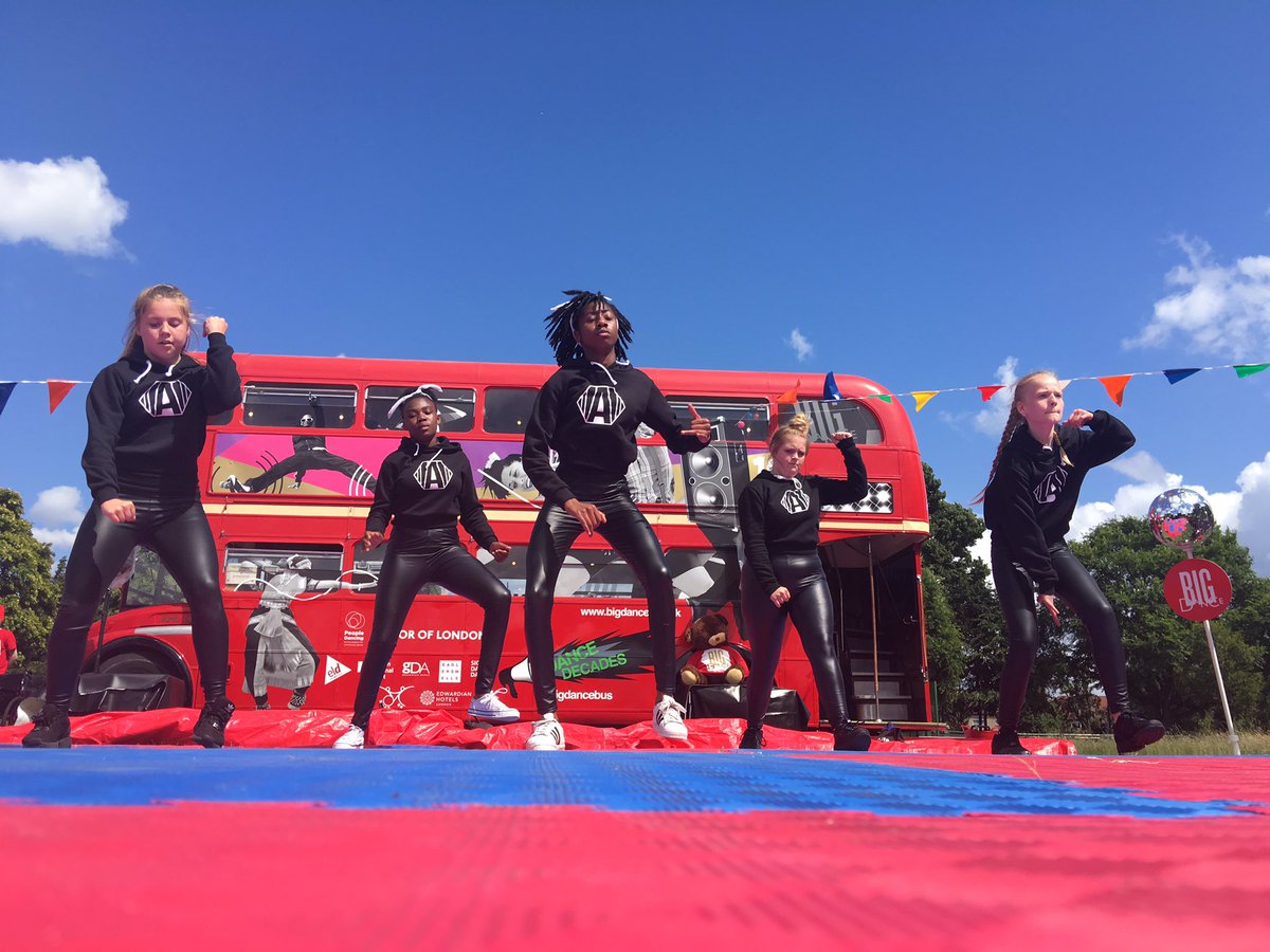 Aluminae Dance <a href="/bigdancebus/">Big Dancebus</a> #BeaversfieldPark #Hounslow <a href="/CPPHounslow/">Creative People & Places Hounslow</a> @WatermansCentre #streetdance