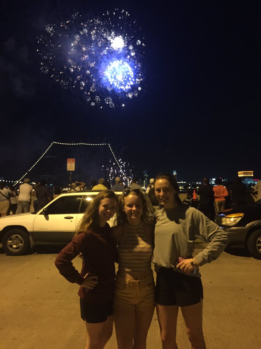 sjonas1225's tweet photo. @_amandajonas_ @nicholecoyne1 @katiecarmella #thefinal3 #thingsthatsparkle #toocute luv uβ€οΈ https://t.co/pL4nq7IAkX