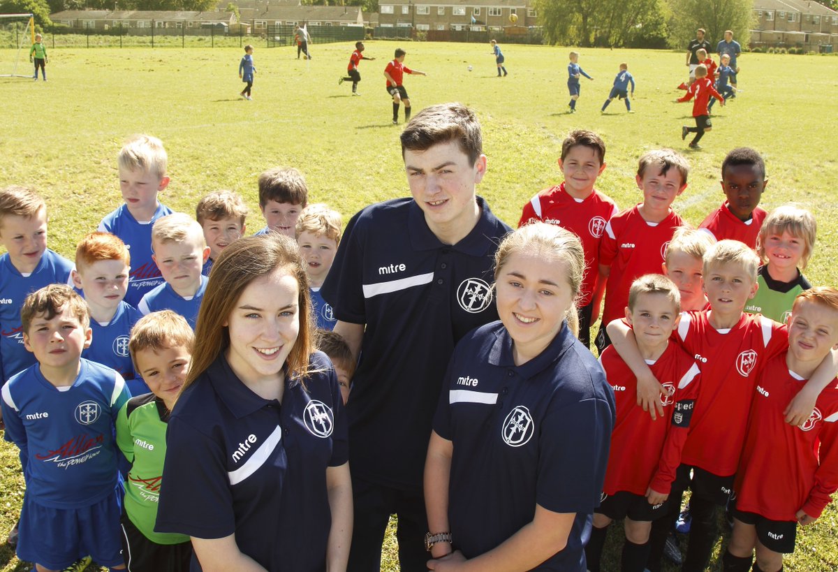 EastRidingFA's tweet photo. Good luck to the volunteers from @costellofcweb as they travel with #CoachingforHope to Lyon! Have a great time! https://t.co/Ogi1Jk0nGa