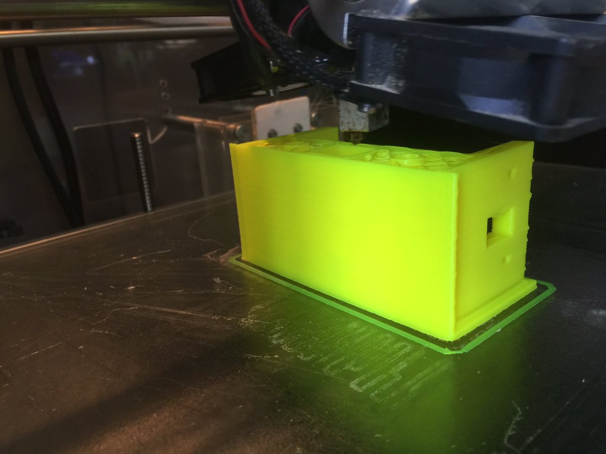 smfowler99's tweet photo. @printtable2 first part almost printed while second one is printing will get table ready #3DPrinting #3dprint #3diy https://t.co/khoKCErSky