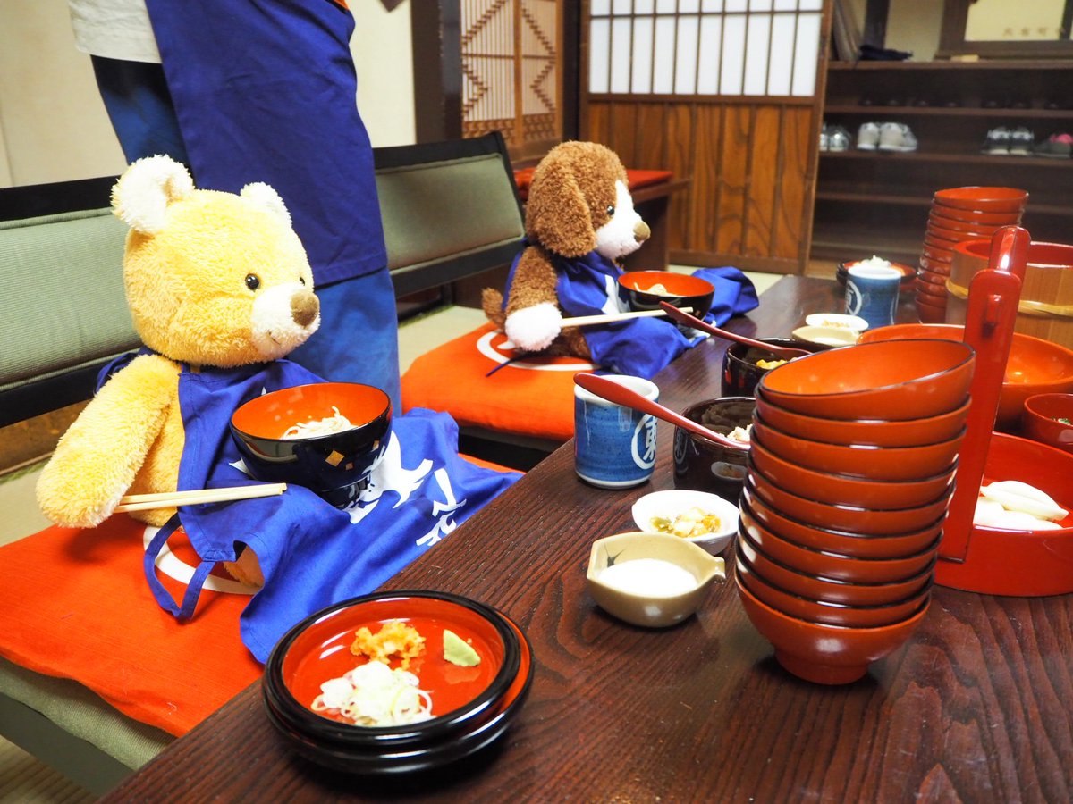 タカラトミー Pa Twitter どんどん積み上がっていくお椀 果たしてハッピーとラッキーはどれだけ食べられるのか ラッキー わんこだけにラッキーはハッピーに負けられな 私 うまいこと言ってないので 早く食べようか しゃべくり散歩