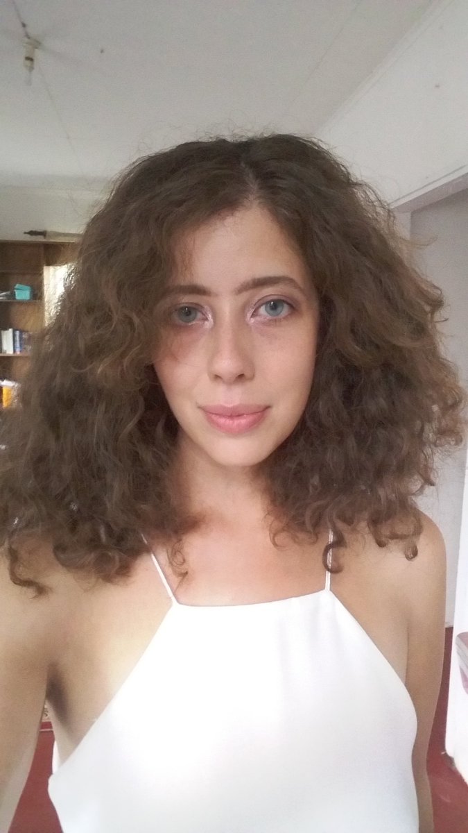 larbdevi's tweet photo. Ready to #moutya, kind of dressed like Pythagoras https://t.co/ewjpJxIrWb