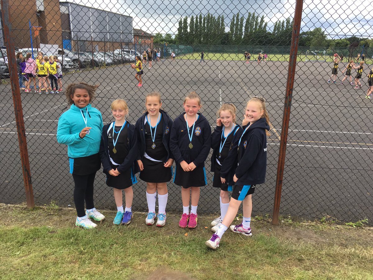 Fab result Rainbows🌈<a href="/sandbachnetball/">Sandbach Netball</a> 2nd in tournament on goal difference only #lovenetball even in the rain