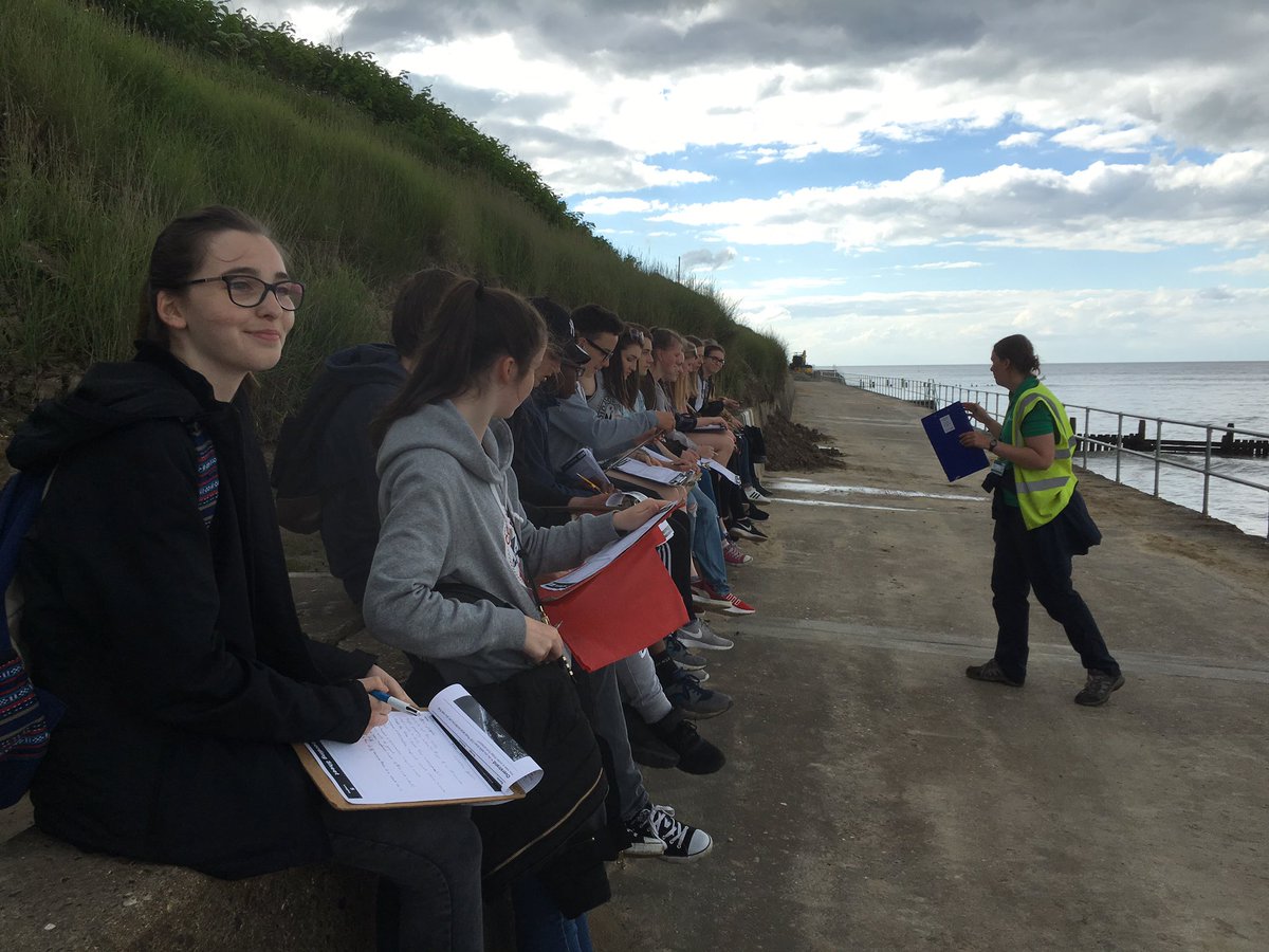 GeogLangley's tweet photo. @langleyschool GCSE coastal management study at @Kingswood_ @OverstrandHall 
#fieldwork #geography https://t.co/iu2kn6G2Gs