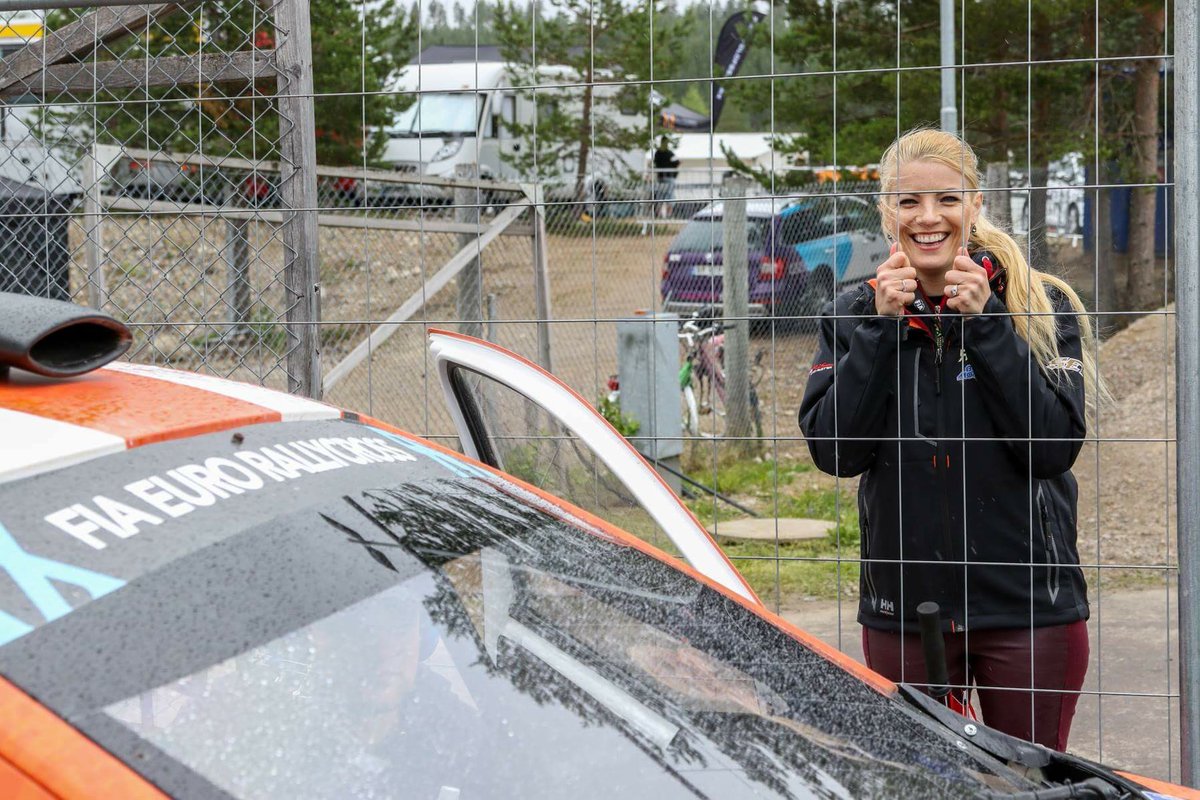 This is epic 😂 #let #me #in 🚗🚗🚗#WorldRX #magicweekend <a href="/artisbaumanis/">Artis Baumanis</a> you got the best fan 😉