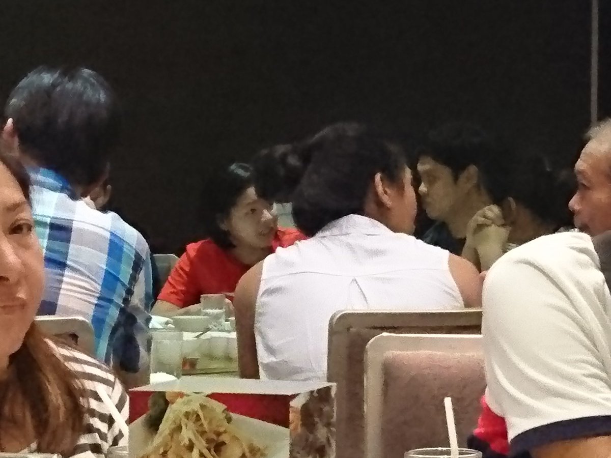iamaouie's tweet photo. dinner #PaparazziShot https://t.co/FXi7MkdTjG